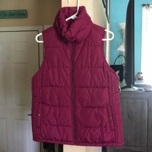 Maroon vest new with tags size small